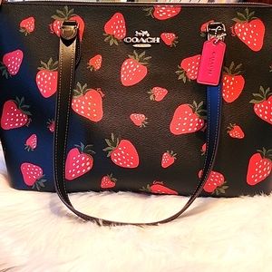 AUTHENTIC COACH STRAWBERRY TOTE